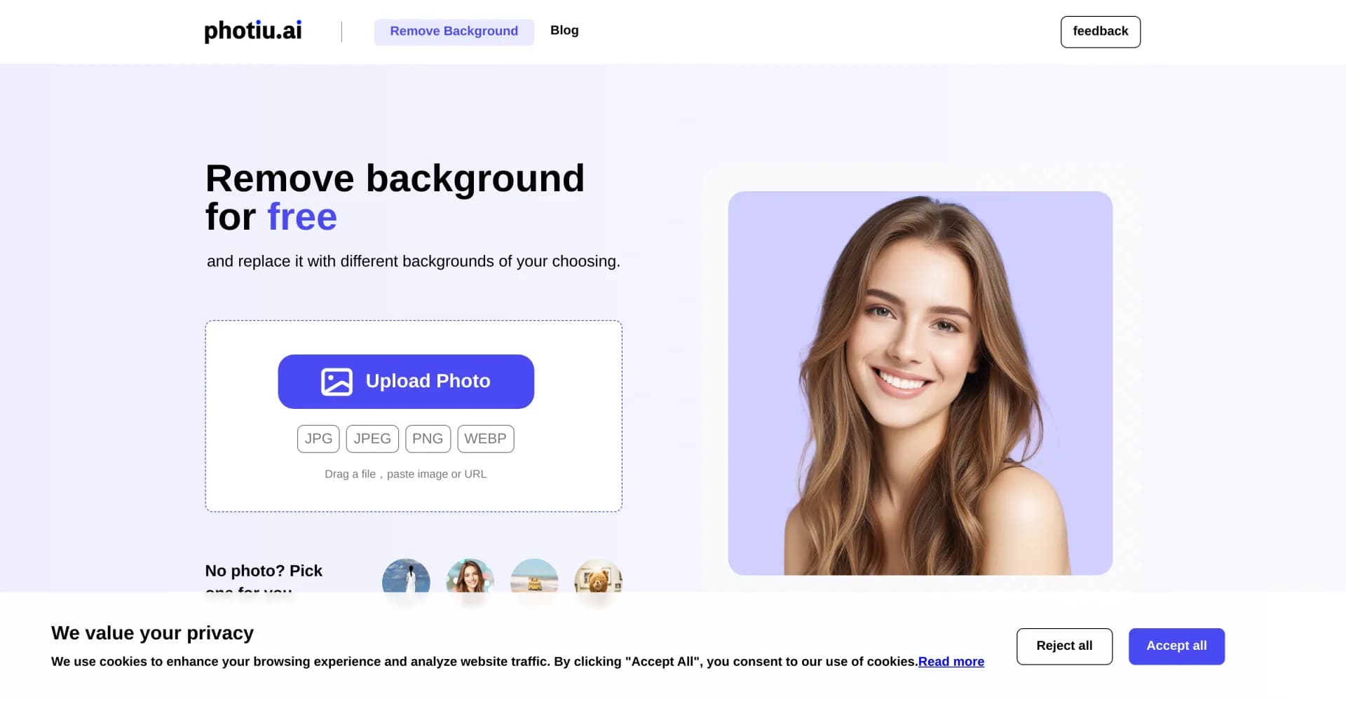 Photiu.ai homepage screenshot — Instantly remove photo backgrounds for free.
